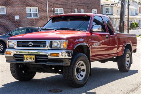 1995 Toyota 4 wheel drive photo