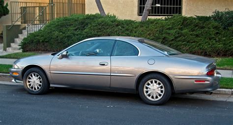 1996 Buick Riviera photo