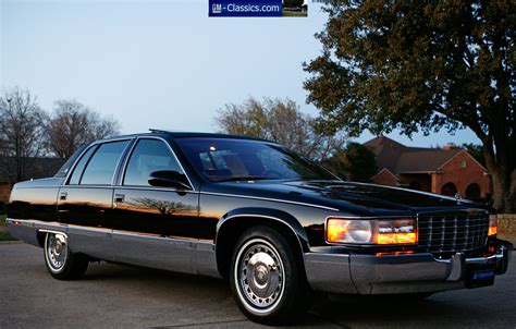 1996 Cadillac Brougham photo