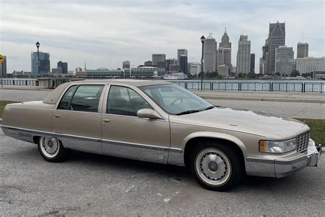 1996 Cadillac Fleetwood engine