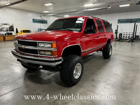 1996 Chevrolet Suburban 1500 photo