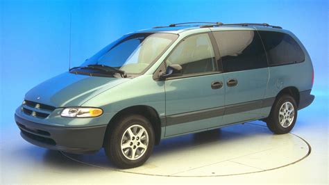 1996 Dodge Grand caravan photo