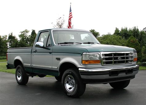 1996 Ford F-53 photo