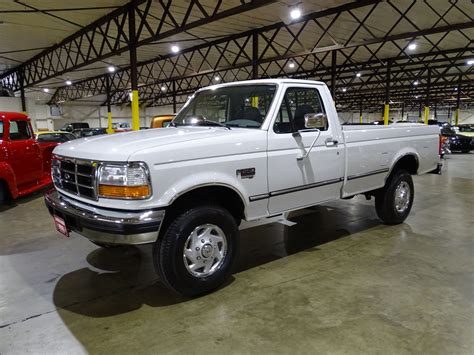 1996 Ford F-53 photo