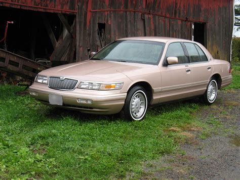 1996 Ford Grand marquis photo