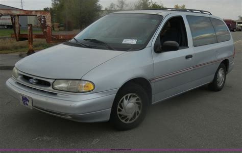 1996 Ford Windstar photo