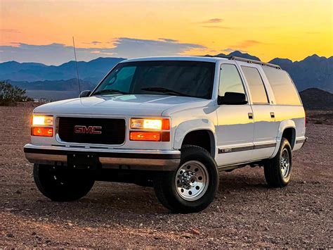 1996 Gmc Suburban photo