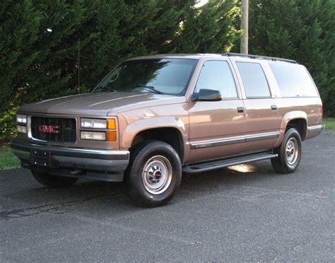 1996 Gmc Suburban photo