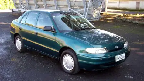 1996 Hyundai Accent photo