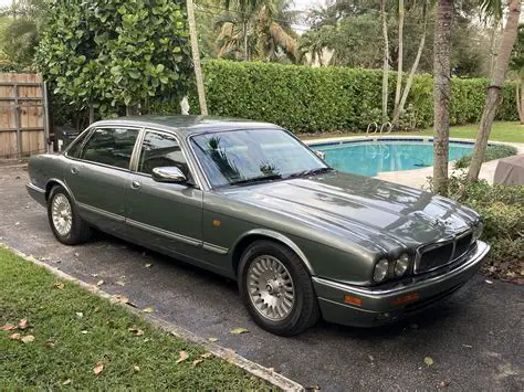 1996 Jaguar Xj12 photo