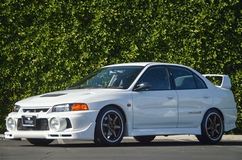 1996 Mitsubishi Lancer photo