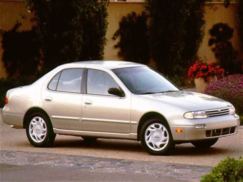 1996 Nissan Altima photo