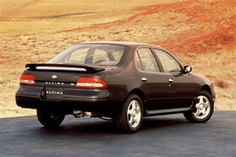 1996 Nissan Altima photo