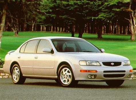 1996 Nissan Maxima photo