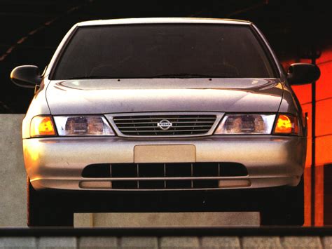 1996 Nissan Sentra photo