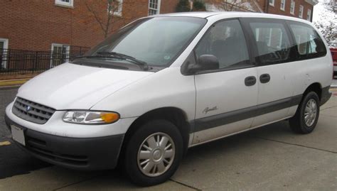 1996 Plymouth Grand voyager photo