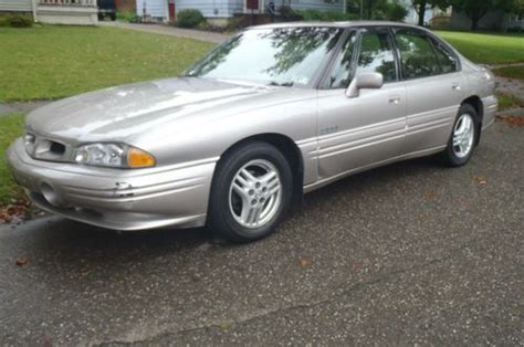 1996 Pontiac Bonneville photo