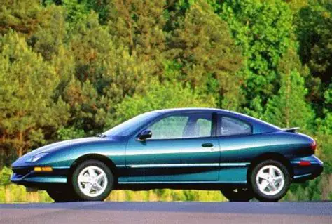 1996 Pontiac Sunfire photo