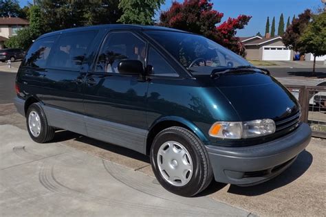 1996 Toyota Previa photo