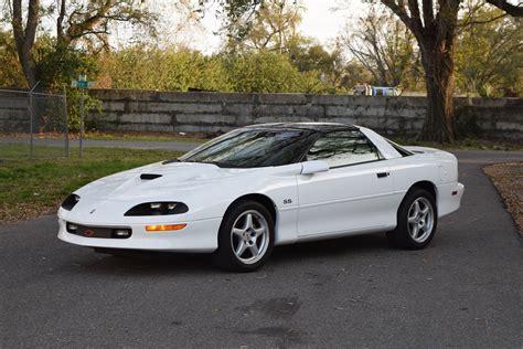 1997 Chevrolet Camaro photo