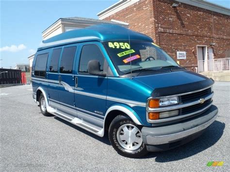 1997 Chevrolet Chevy van photo