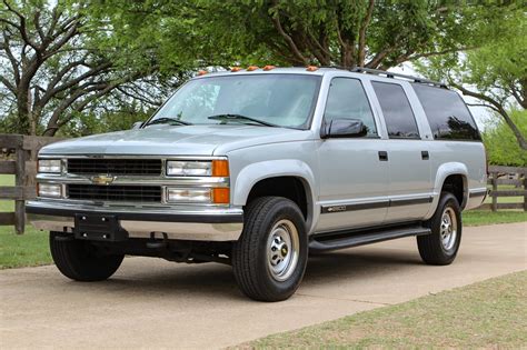 1997 Chevrolet Suburban 1500 photo