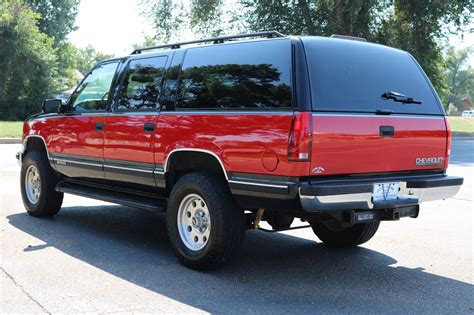 1997 Chevrolet Suburban 1500 photo