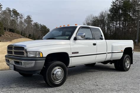 1997 Dodge Ram 3500 engine