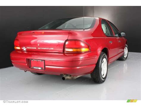 1997 Dodge Stratus photo