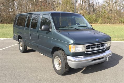 1997 Ford E-350 photo