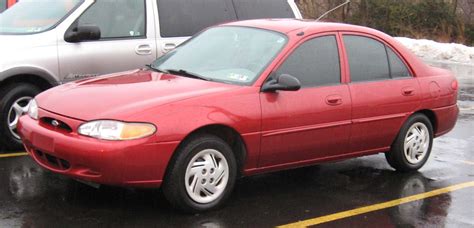 1997 Ford Escort photo