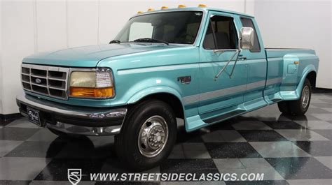 1997 Ford F-53 photo