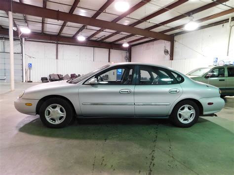 1997 Ford Taurus photo