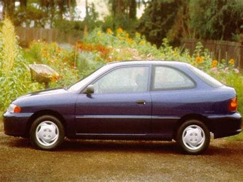 1997 Hyundai Accent photo