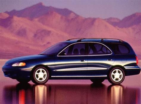 1997 Hyundai Elantra photo