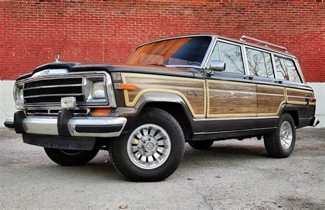 1997 Jeep Grand wagoneer photo