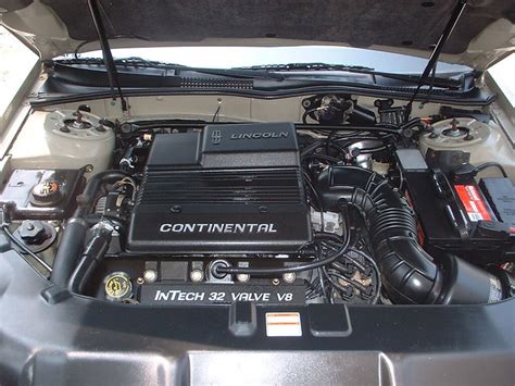 1997 Lincoln Continental engine