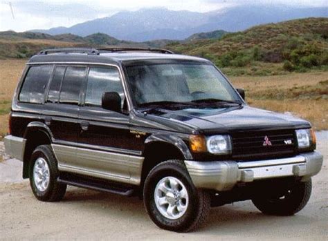 1997 Mitsubishi Montero photo