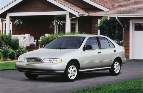 1997 Nissan Sentra photo