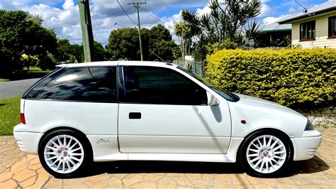 1997 Suzuki Swift photo