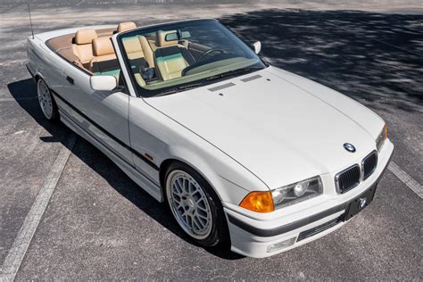 1998 Bmw 323i photo