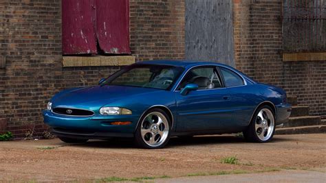 1998 Buick Riviera photo