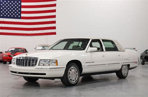 1998 Cadillac Fleetwood engine