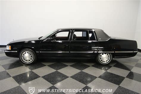 1998 Cadillac Fleetwood photo