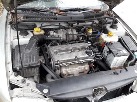 1998 Daewoo Nubira engine