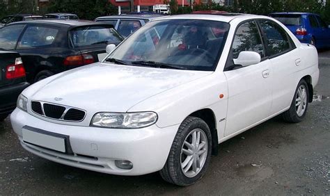 1998 Daewoo Nubira photo