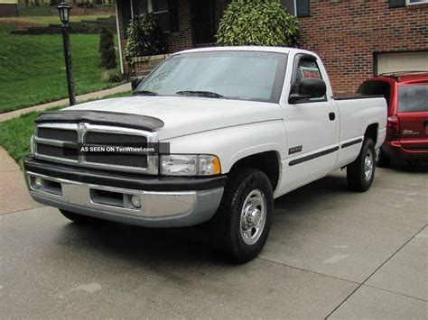 1998 Dodge Pickup photo