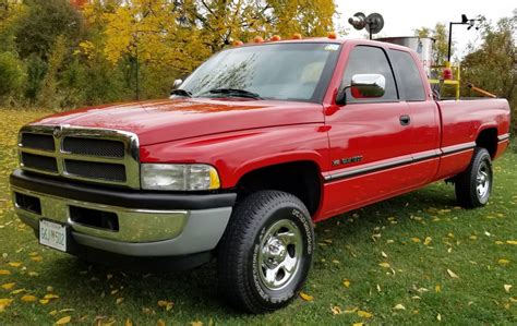 1998 Dodge Ram wagon engine