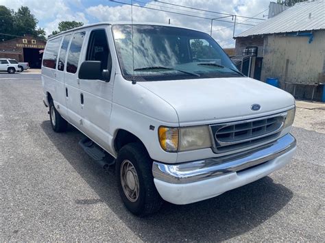 1998 Ford E-150 photo