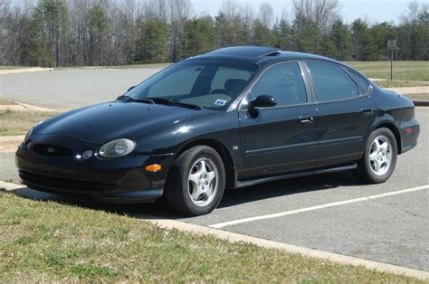 1998 Ford Taurus photo